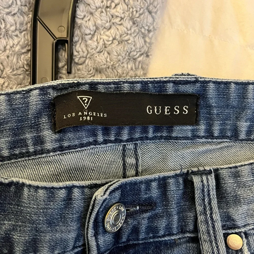 Guess - Picture 4 of 4